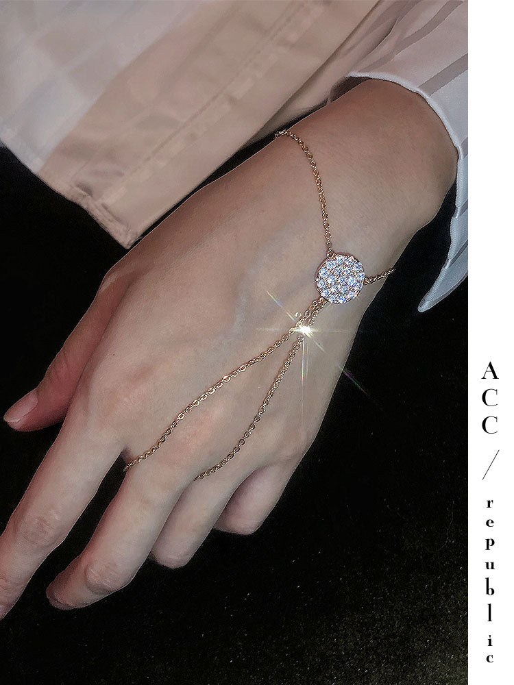 Korea Fashion Full Diamond Bracelet And Ring As A Whole Hand Bracelet Finger Ring Chain Link Women Korea Fashion Full Diamond Bracelet And Ring As A Whole Hand Bracelet Finger Ring Chain Link Women